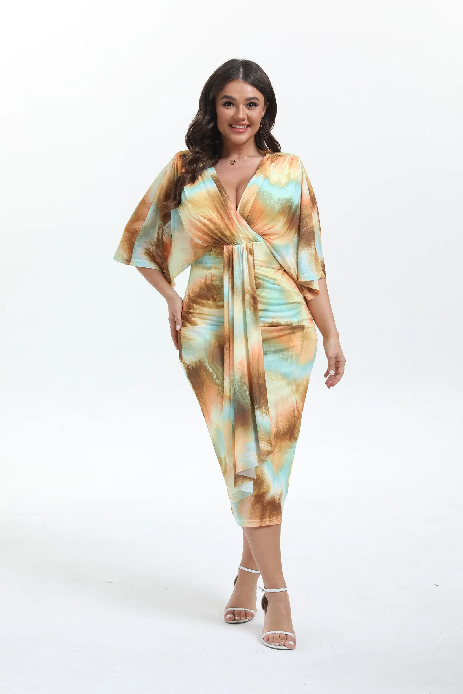 Gemustertes mittellanges Kleid