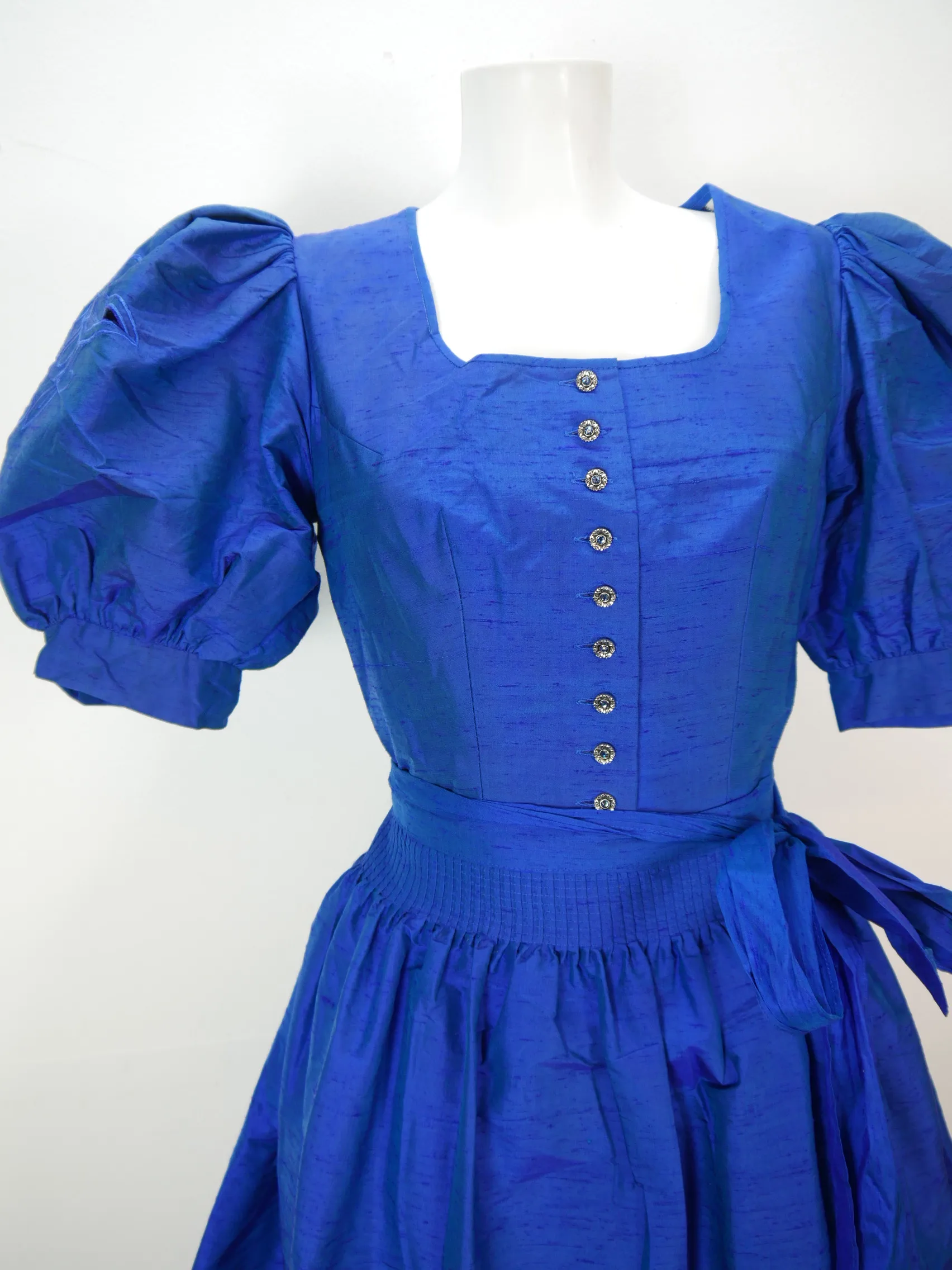 Trachten Rasp blau Wildseide mit Stickerei großartiges Dirndl mit Schürze Gr.36