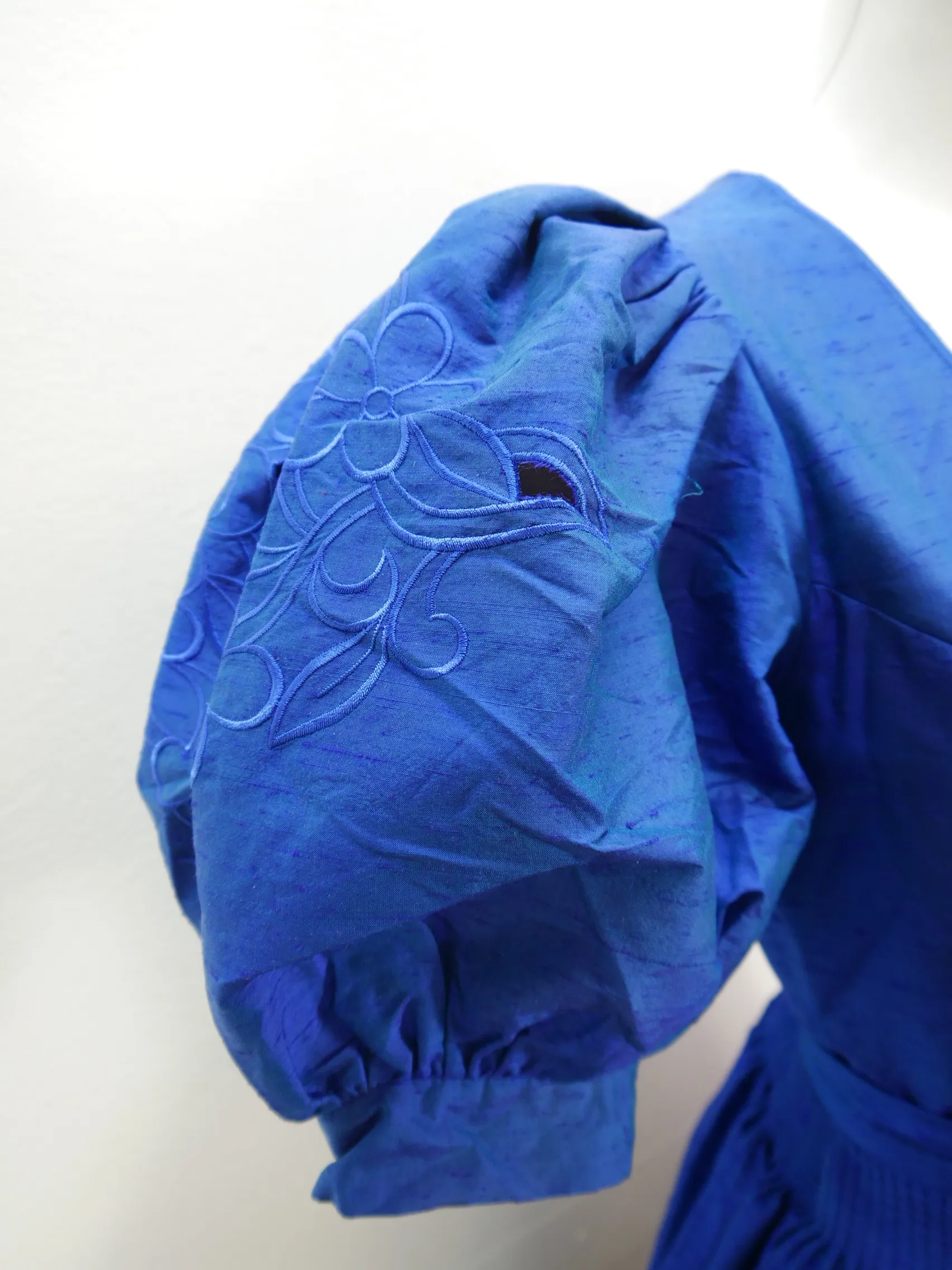 Trachten Rasp blau Wildseide mit Stickerei großartiges Dirndl mit Schürze Gr.36